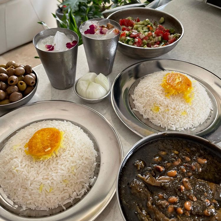 چه چیزی خورشت قورمه سبزی رو خوشمزه میکنه ؟ (2 نکته ساده)
